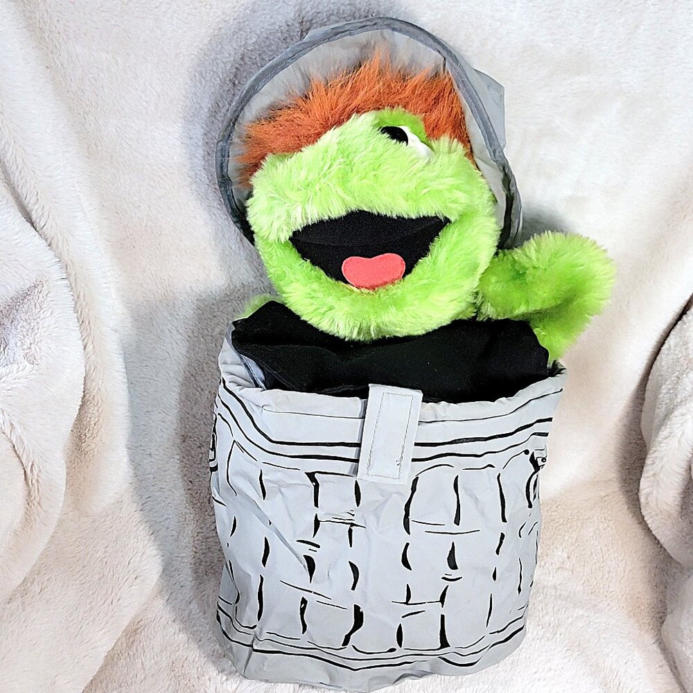 VTG Sesame Street 2001 Oscar the Grouch Pouch Kids Carry Bag Great Condition